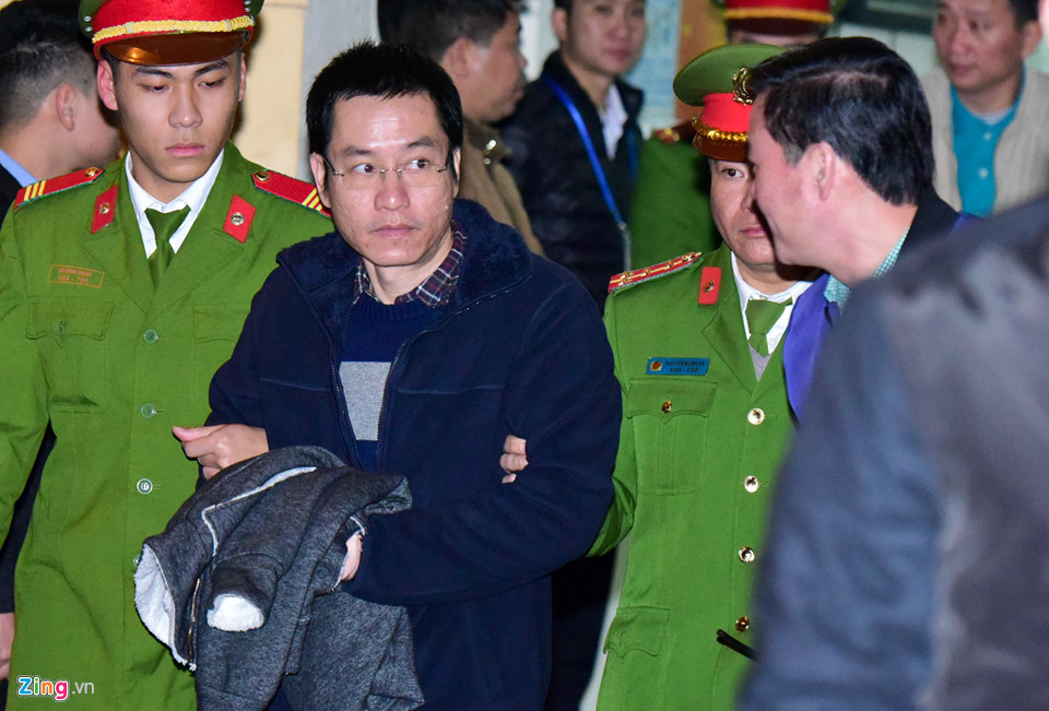 Những khoảnh khắc trong 10 ngày xét xử ông Đinh La Thăng và 21 bị cáo